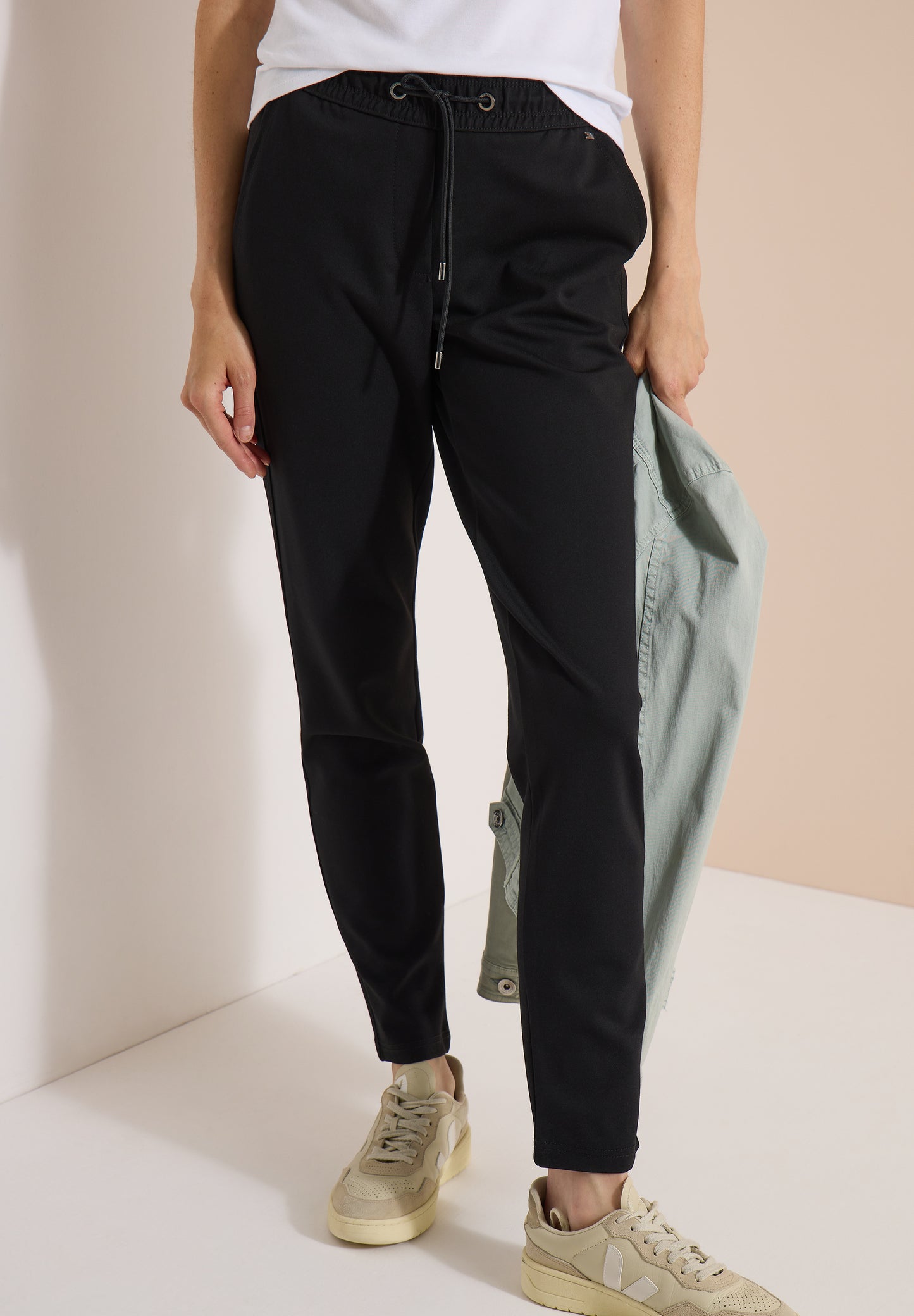 CECIL - Mid Waist Slim Leg Hose im Casual Fit - Farbe: Black