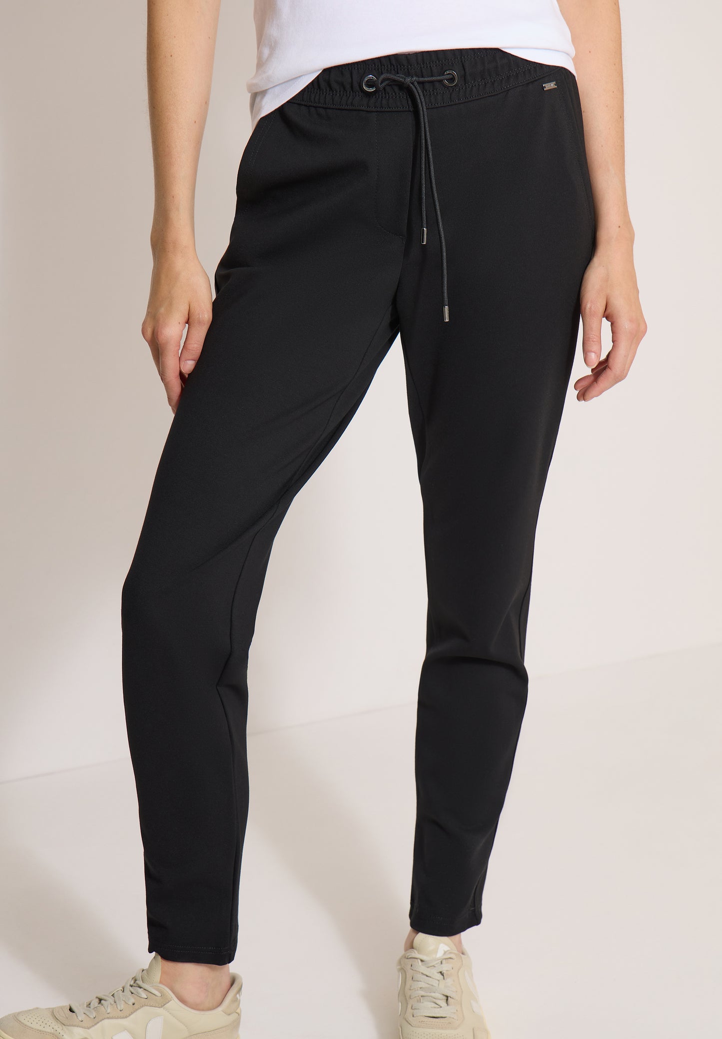 CECIL - Mid Waist Slim Leg Hose im Casual Fit - Farbe: Black