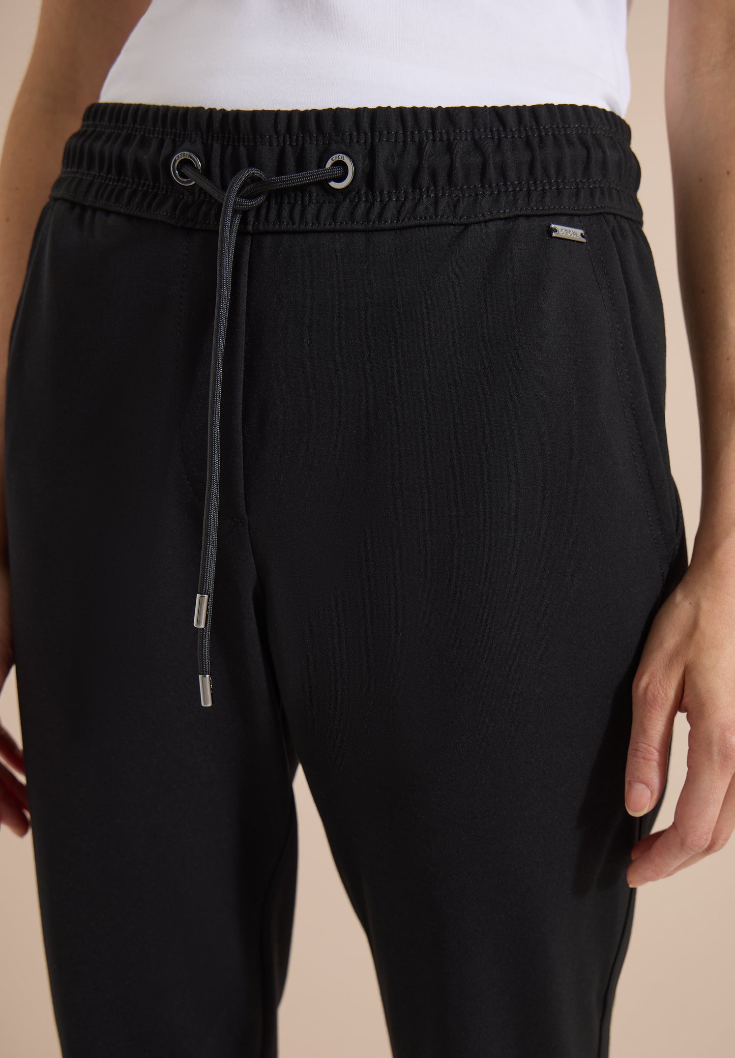 CECIL - Mid Waist Slim Leg Hose im Casual Fit - Farbe: Black