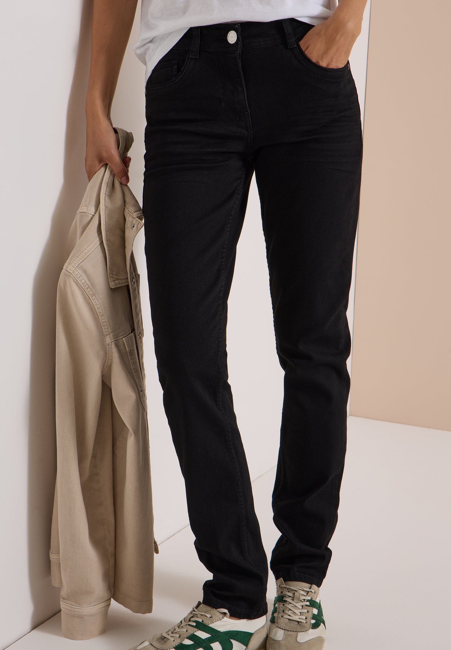 CECIL - Mid Waist Straight Leg Jeans im Casual Fit - Farbe: Black