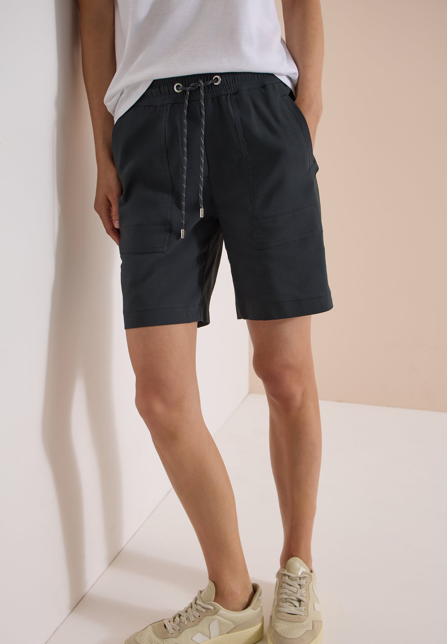 CECIL - Mid Waist Straight Leg Shorts im Loose Fit - Farbe: palm breeze green