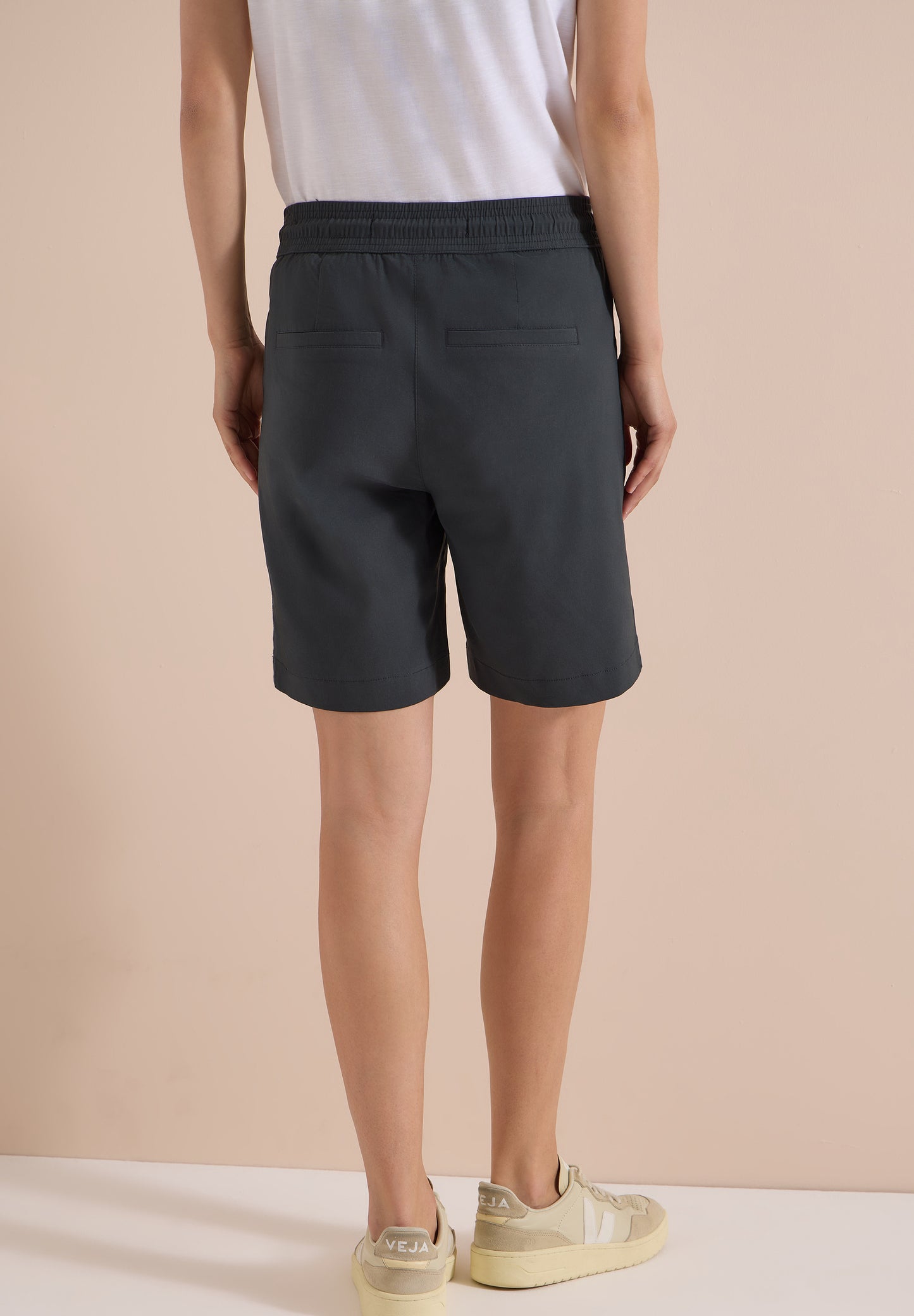 CECIL - Mid Waist Straight Leg Shorts im Loose Fit - Farbe: palm breeze green