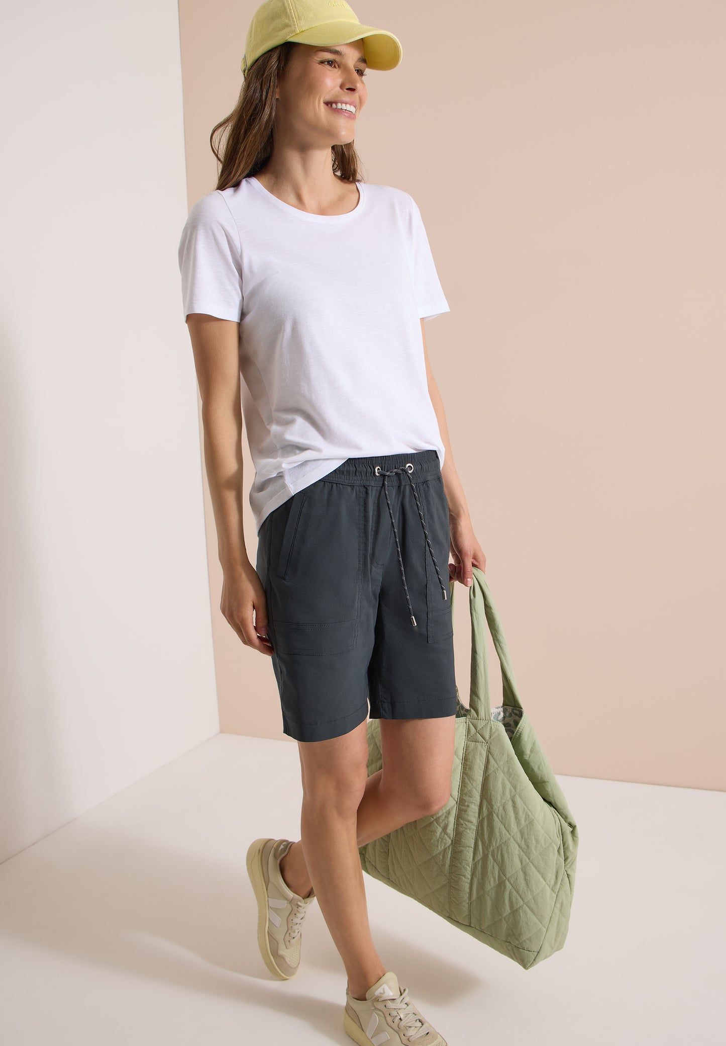 CECIL - Mid Waist Straight Leg Shorts im Loose Fit - Farbe: palm breeze green