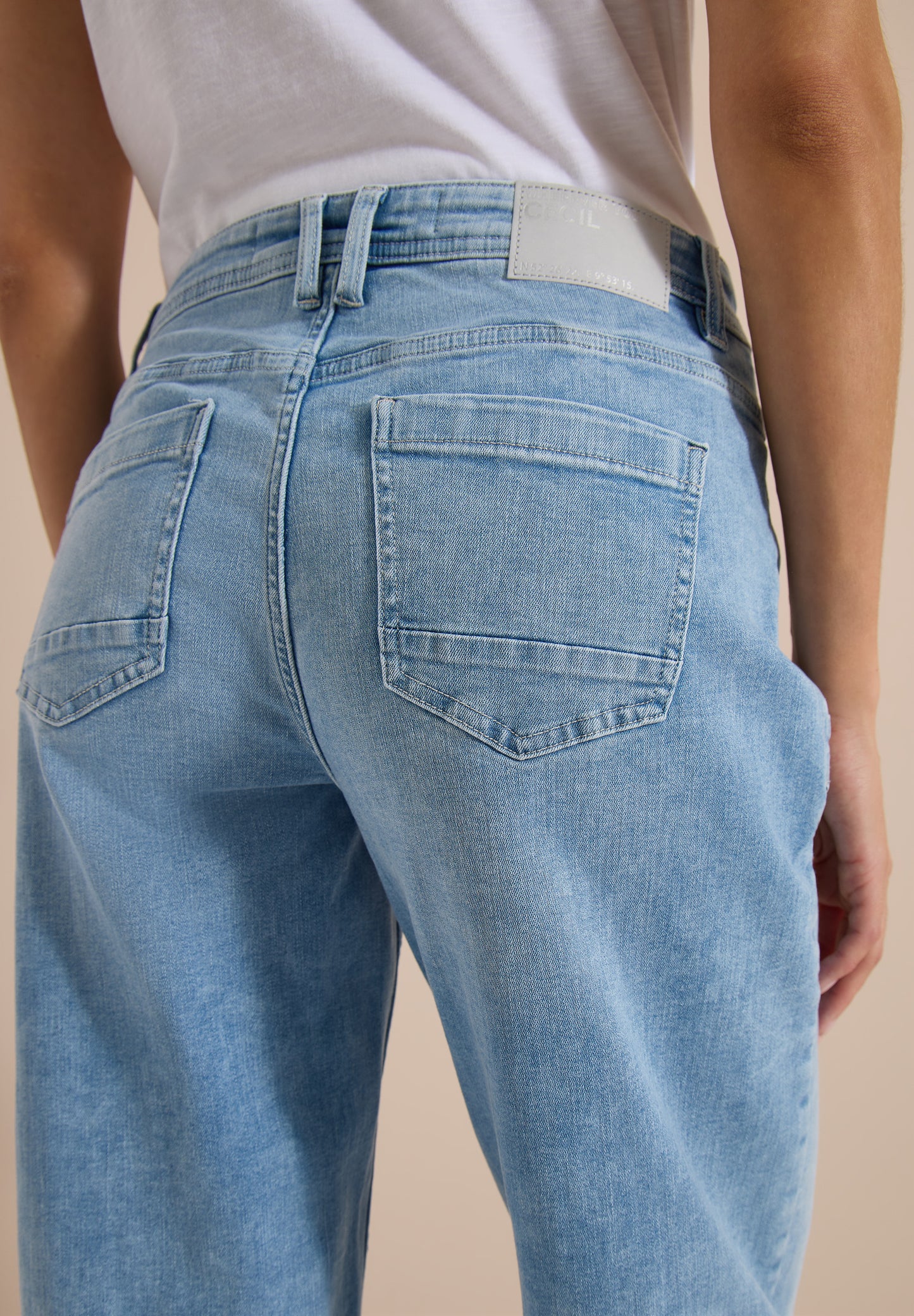 CECIL - Barrel Leg Jeans mit aufgesetzten Taschen - Farbe: light blue used wash