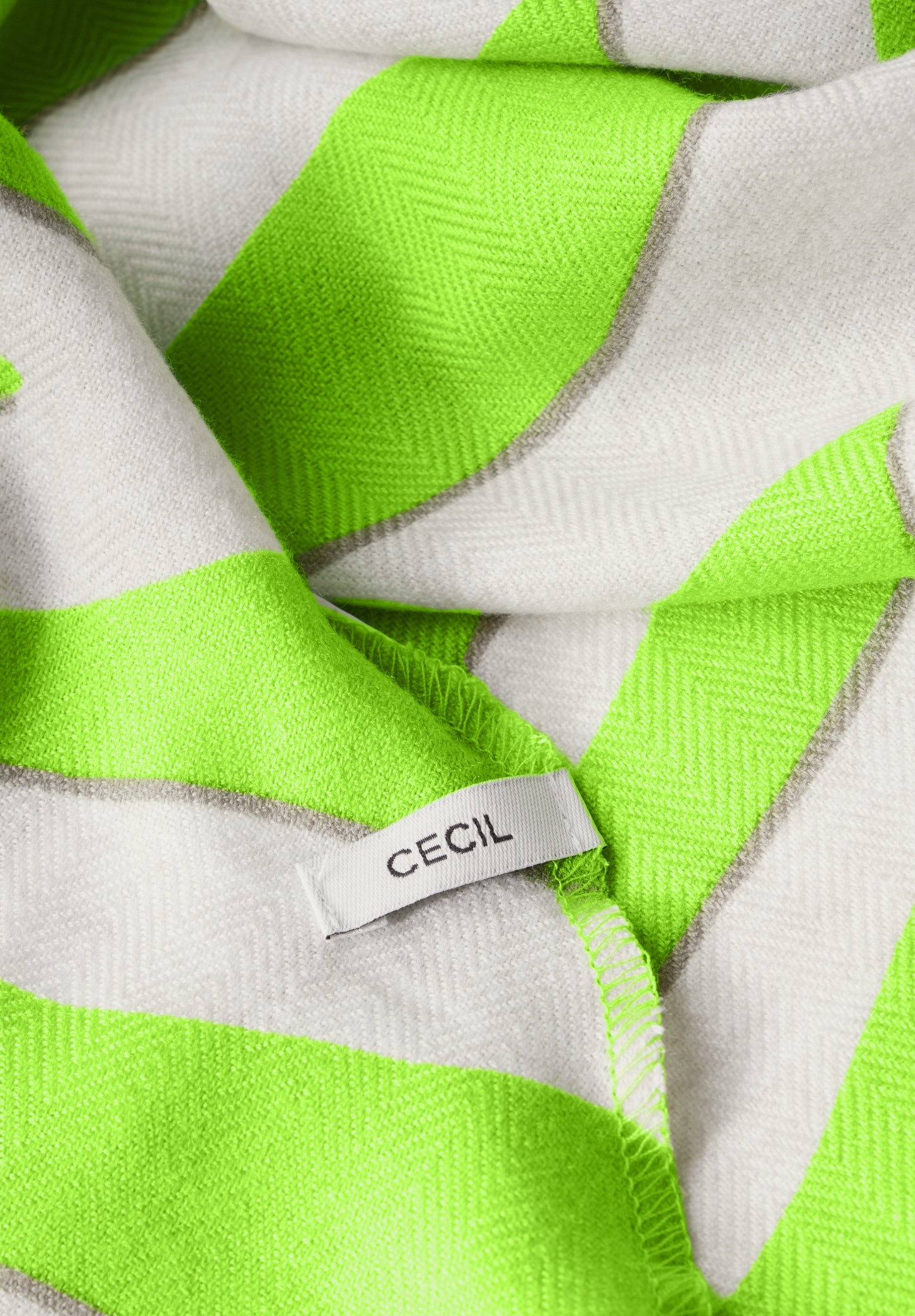 CECIL Kuscheliges Dreieckstuch - Farbe: citrus lime