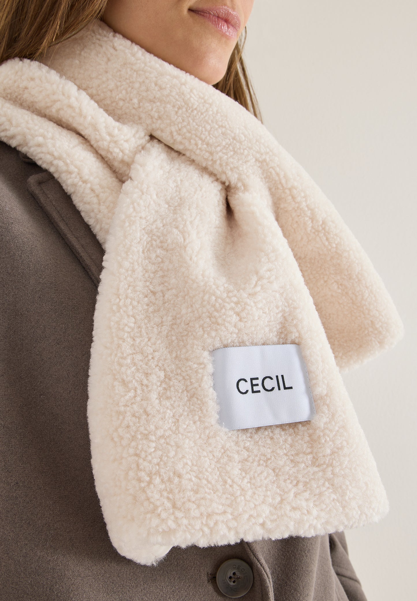 CECIL Teddy Schal - Farbe: teddy vanilla white