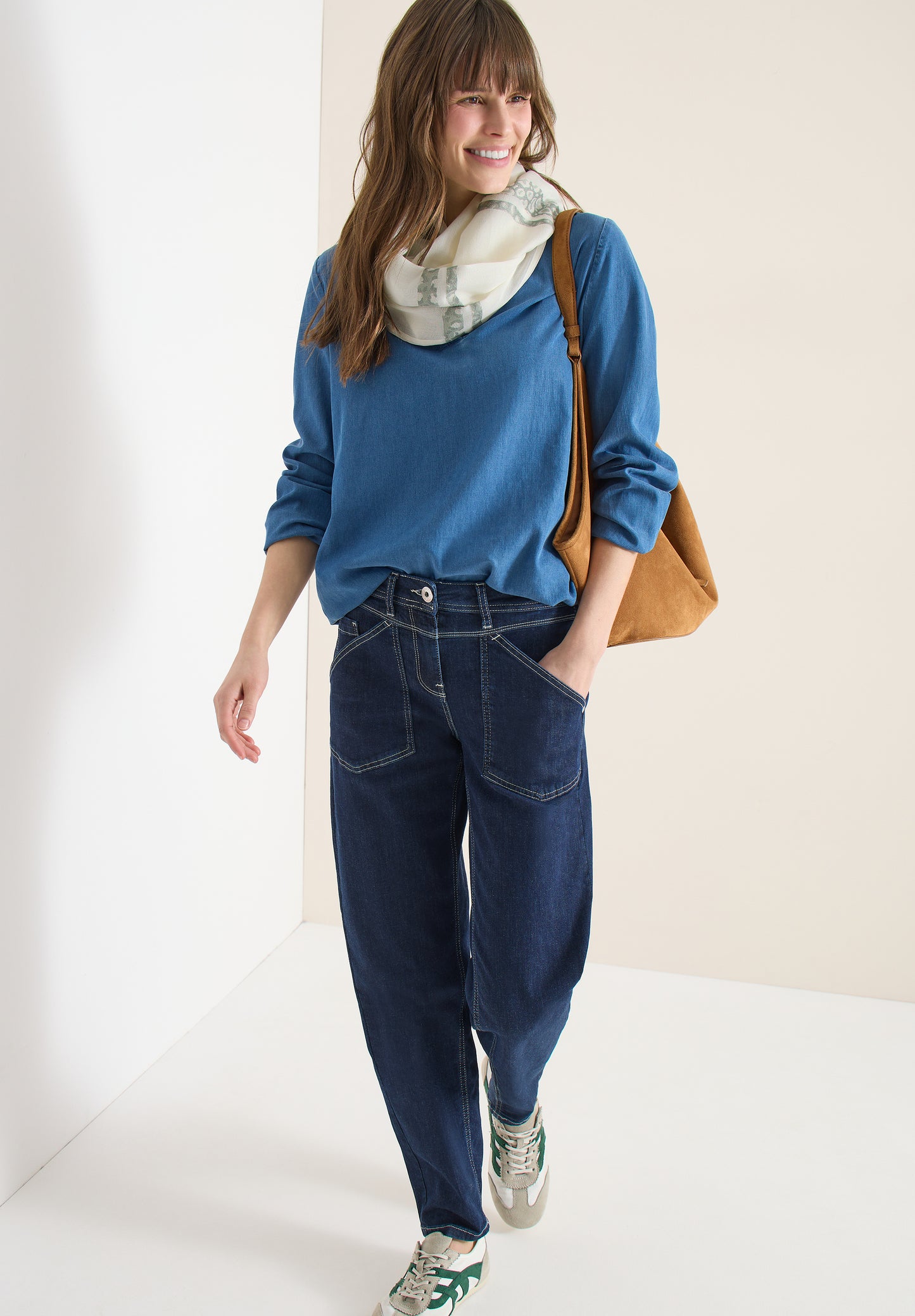 CECIL - Loop Schal mit Leo-Streifen - Farbe: vanilla white