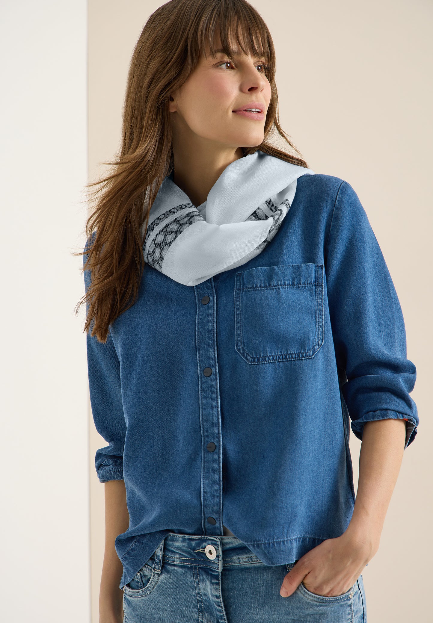 CECIL - Loop Schal mit Leo-Streifen - Farbe: watercolour blue