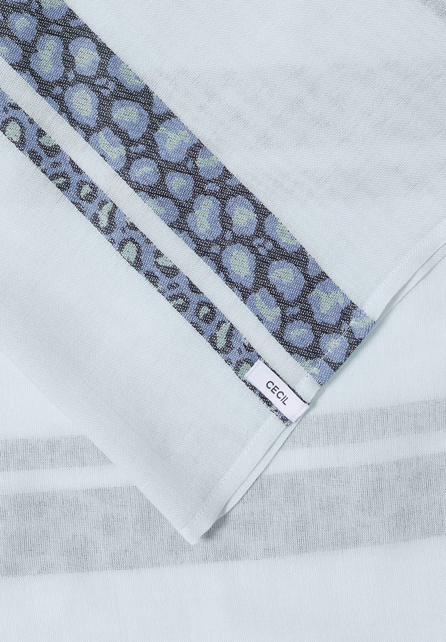 CECIL - Loop Schal mit Leo-Streifen - Farbe: watercolour blue