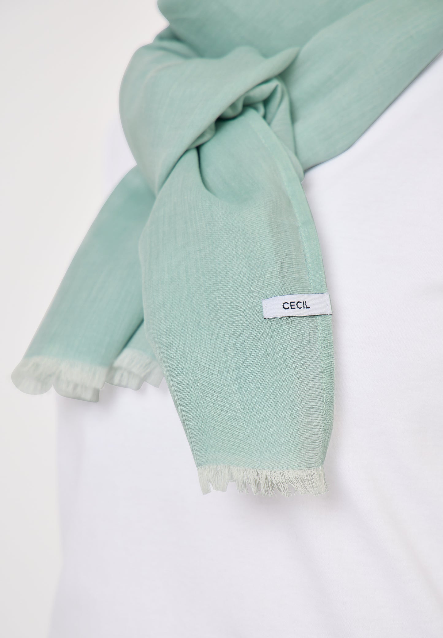 CECIL - Schal in Unifarbe mit feinen Fransen - Farbe: mint sea green
