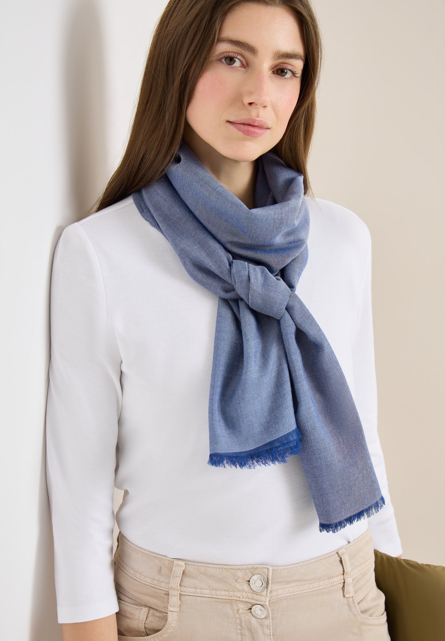 CECIL - Schal in Unifarbe mit feinen Fransen - Farbe: coal blue