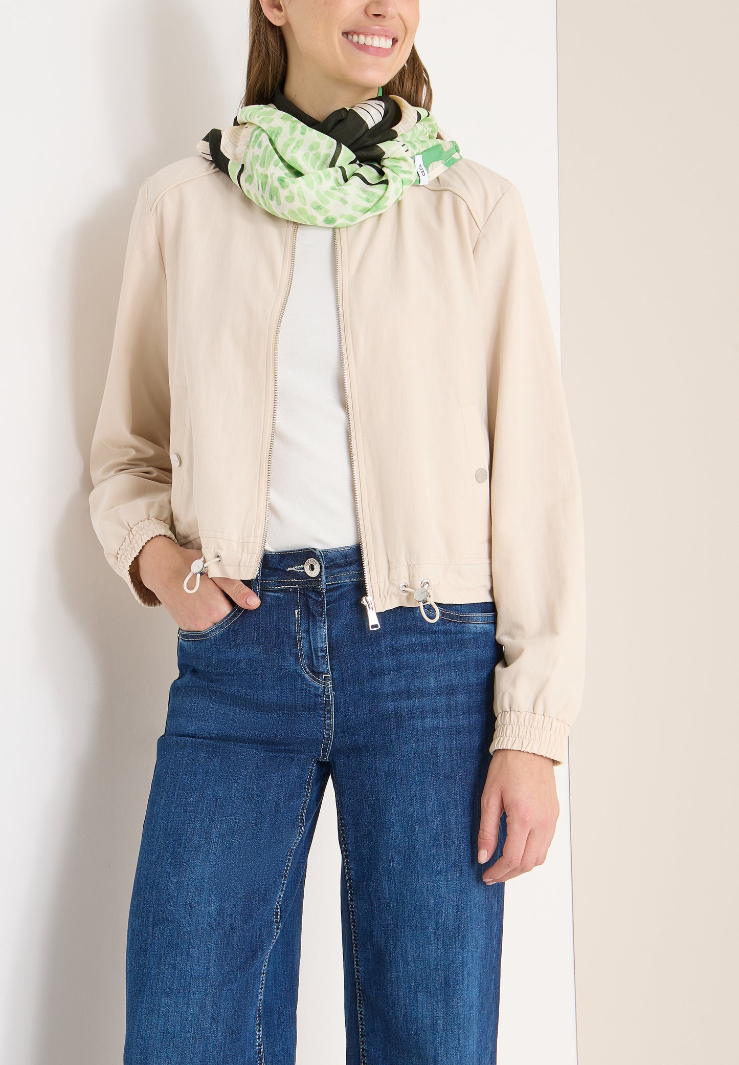CECIL - Gemusterter Loop-Schal - Farbe: raw khaki