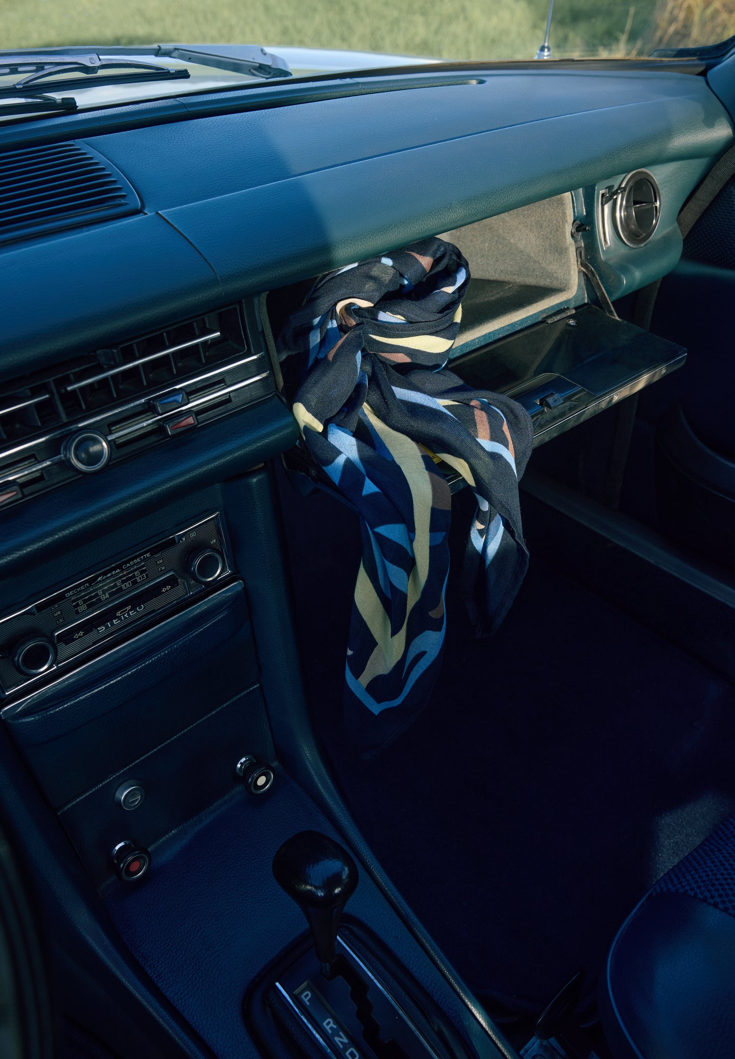 CECIL - Gemusterter Loop Schal - Farbe: blau