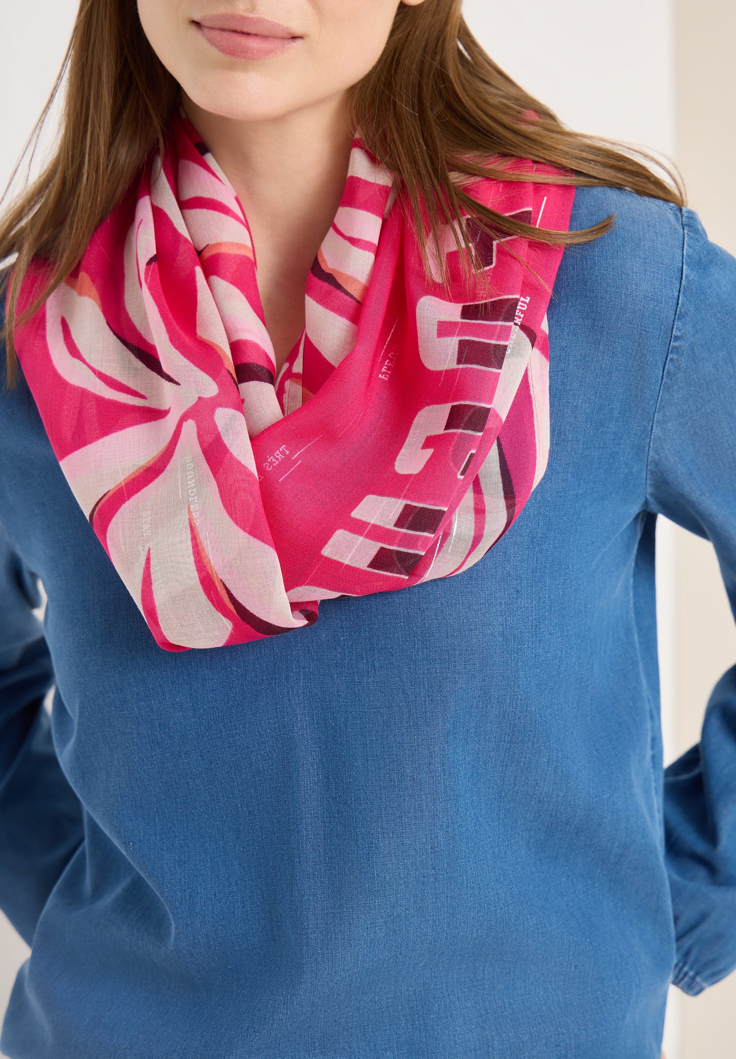 CECIL - Loop-Schal mit Mustermix - Farbe: beetroot pink
