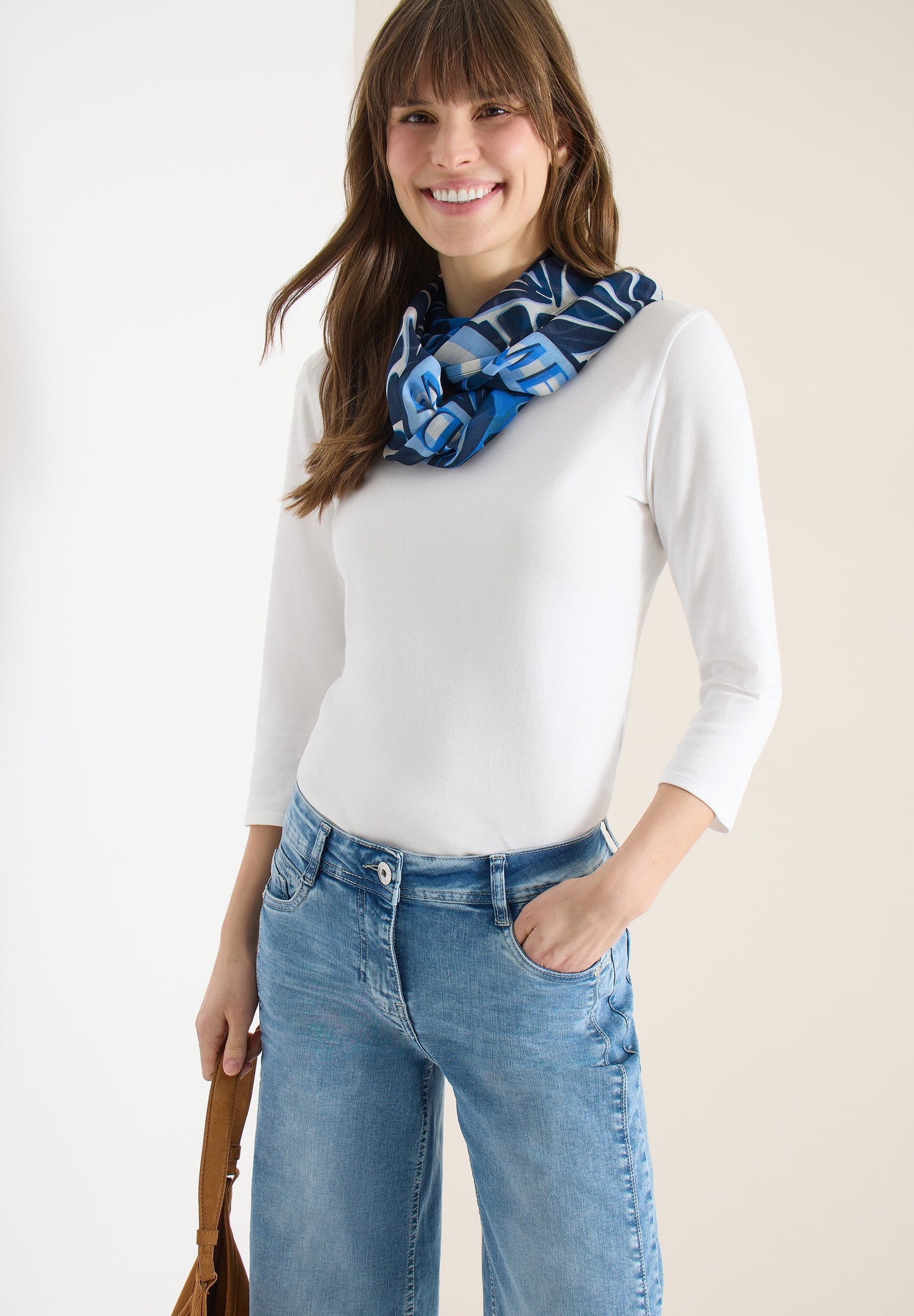 CECIL - Loop Schal mit grafischem Muster - Farbe: universal blue