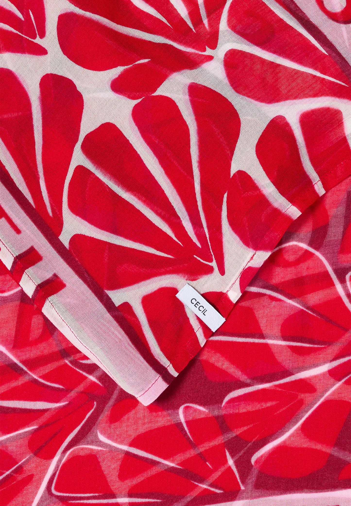 CECIL - Loop Schal mit grafischem Muster - Farbe: glazed apple red