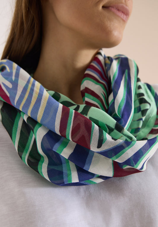 CECIL - Loop-Schal mit grafischem Muster - Farbe: palm breeze green