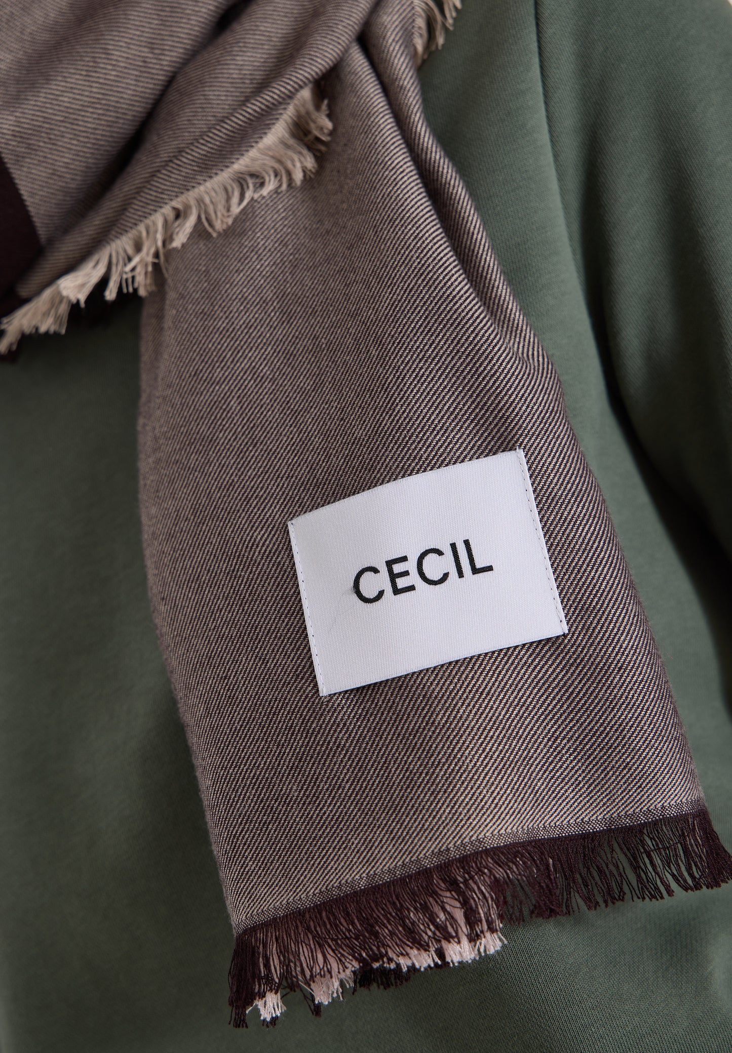 CECIL - Kariertes Tuch mit feinen Fransen - Farbe: berry red
