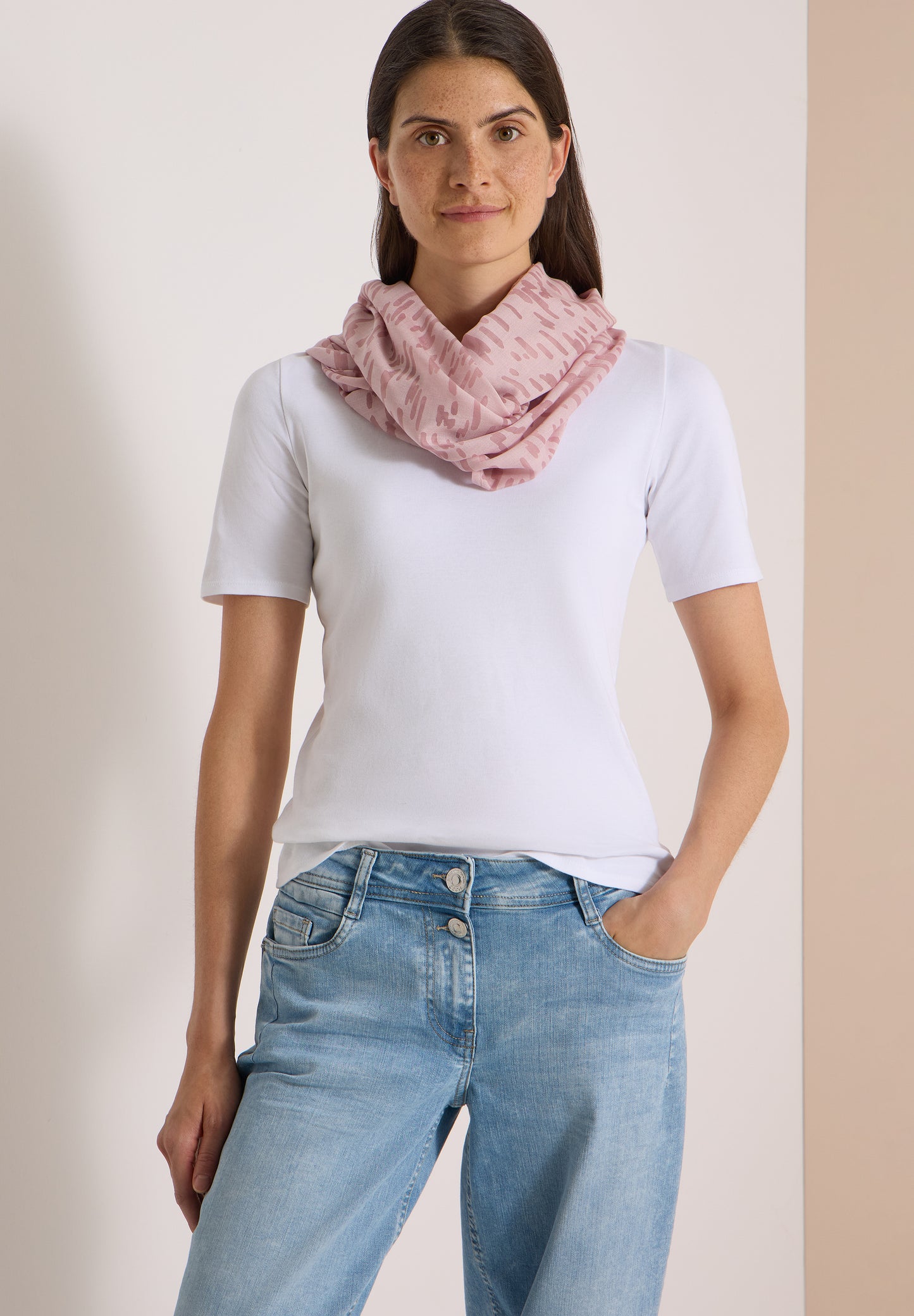 CECIL - Loop-Schal im Ausbrenner-Look - Farbe: velvet rose