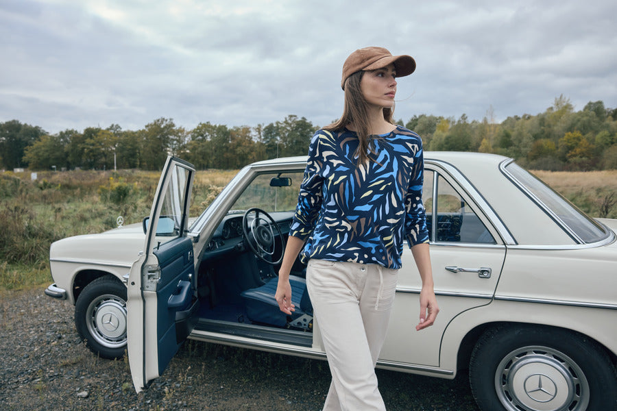 Bild mit einem Shirt mit Muster von Cecil 324561