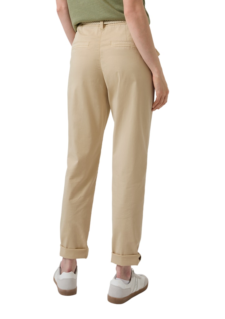 s.Oliver - Gewaschene Chino mit Gürtel - Farbe: Beige