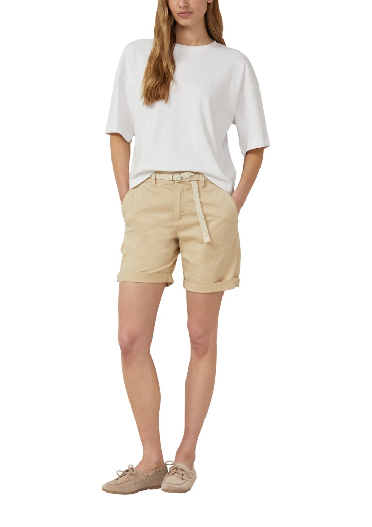 s.Oliver - Shorts mit geflochtenem Gürtel und Garment Dye - Farbe: Sandfarben