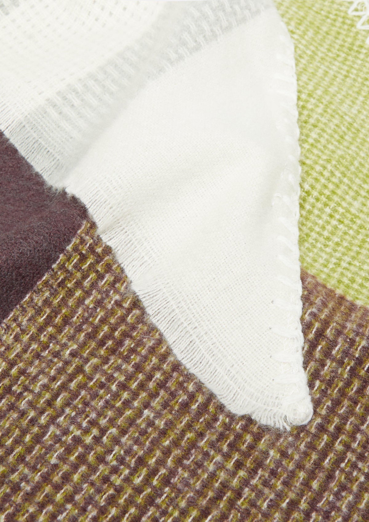 s.Oliver - Schal mit Karo-Muster und Artwork - Farbe: Grün, mehrfarbig mehrfarbig, grün