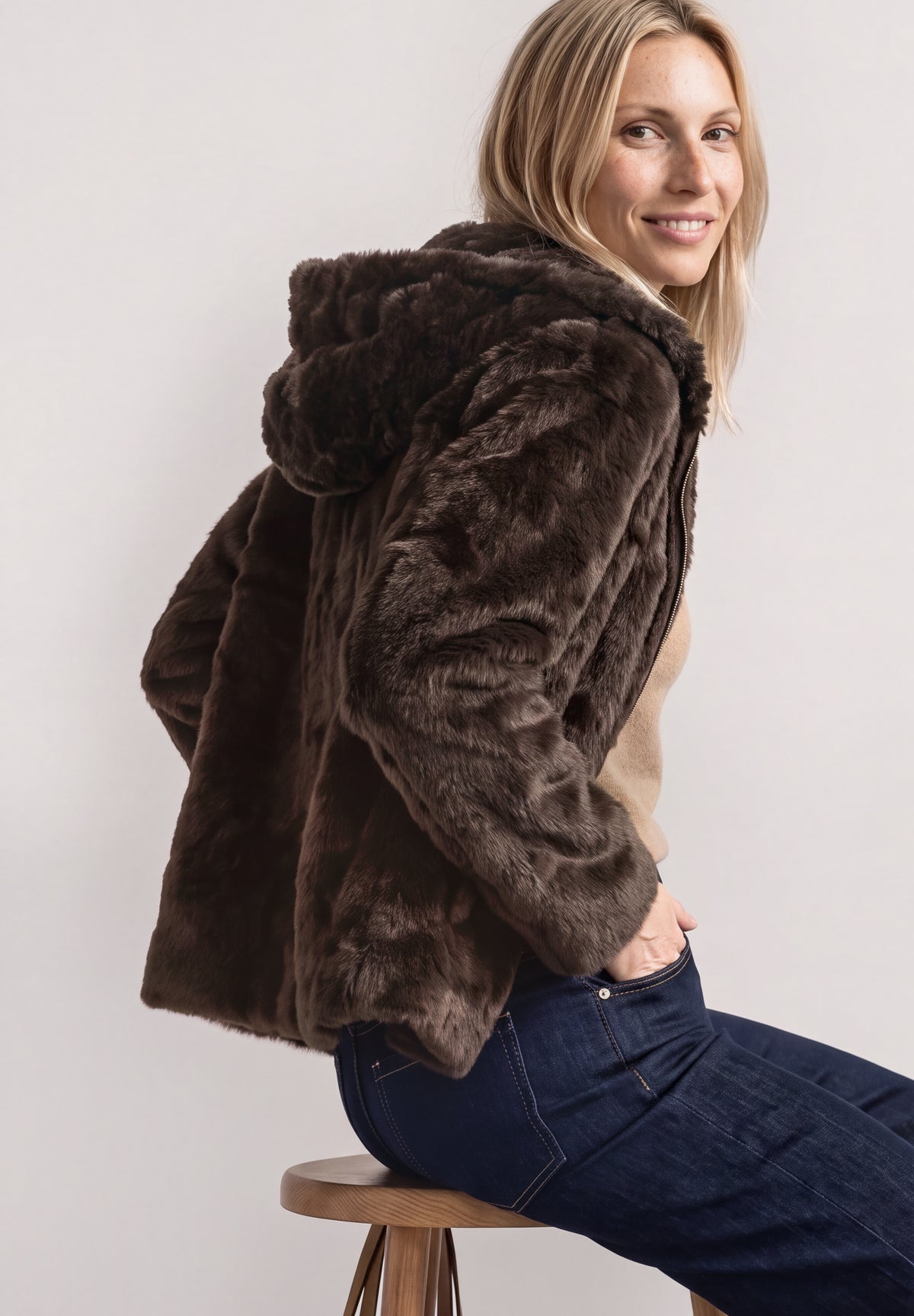 Street One Damen kurze Fake-Fur-Mix Jacke mit Kapuze - Rotbraun auburn brown