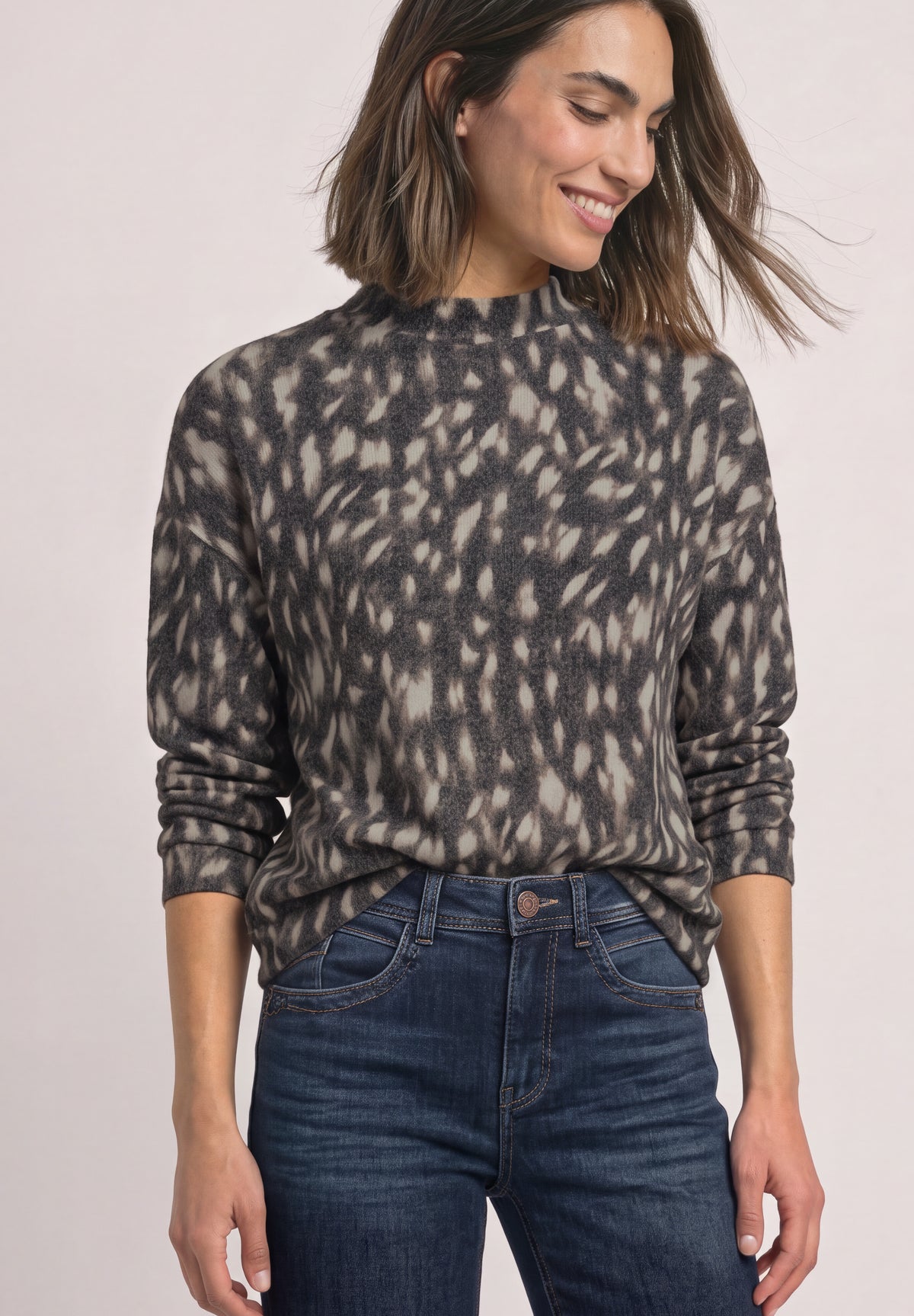 Street One Damen Langarmshirt mit Turtle Neck und Muster - Schwarz Black