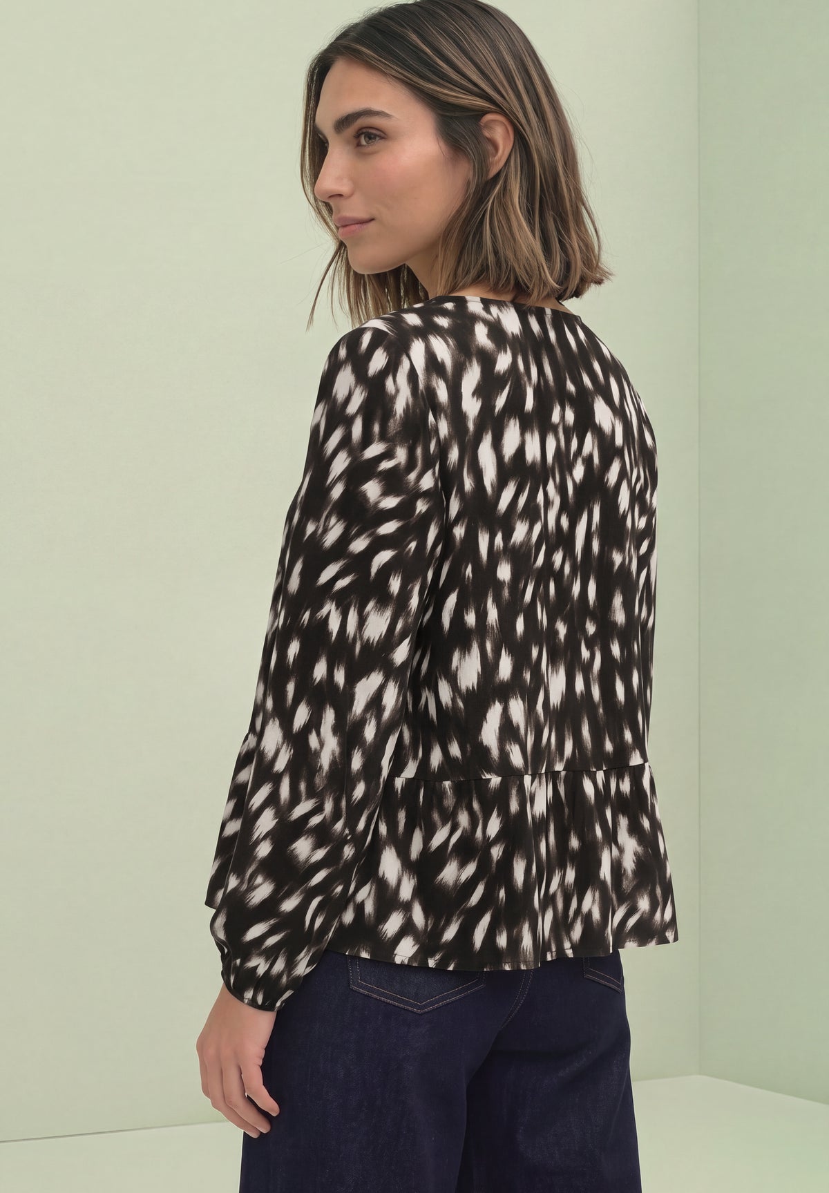Street One Damen Langarmbluse mit Schößchen und Rehprint - Schwarz Black