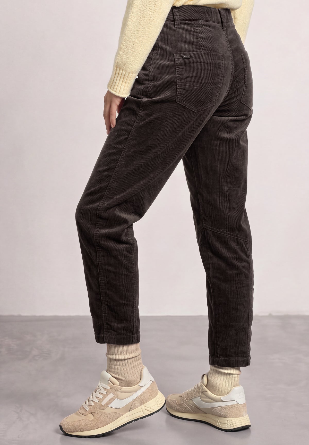 Street One Damen Barrel Leg Cordhose - Dunkelbraun black coffee