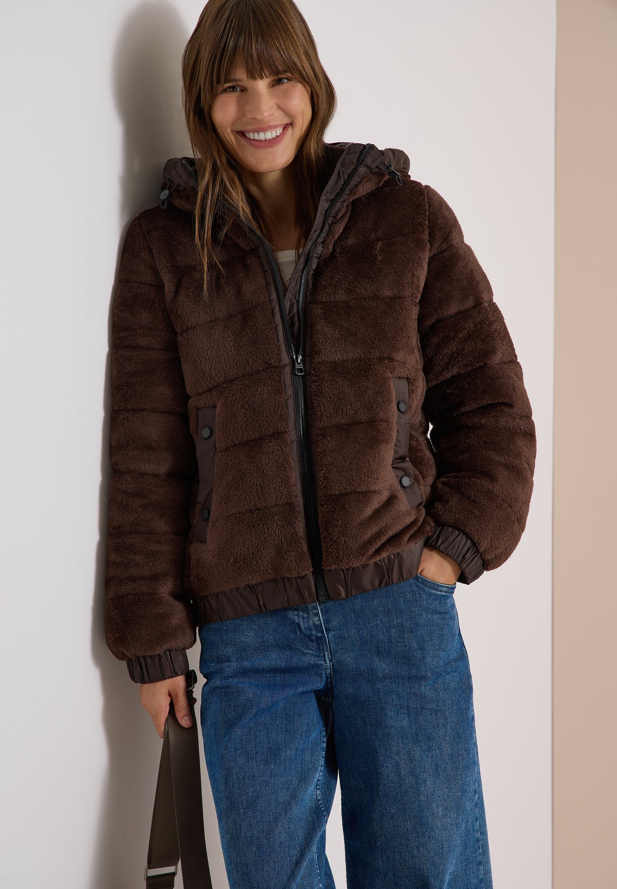 CECIL Damen Gefütterte Fake-Fur-Jacke mit Kapuze - Schokoladenbraun chocolate sauce brown